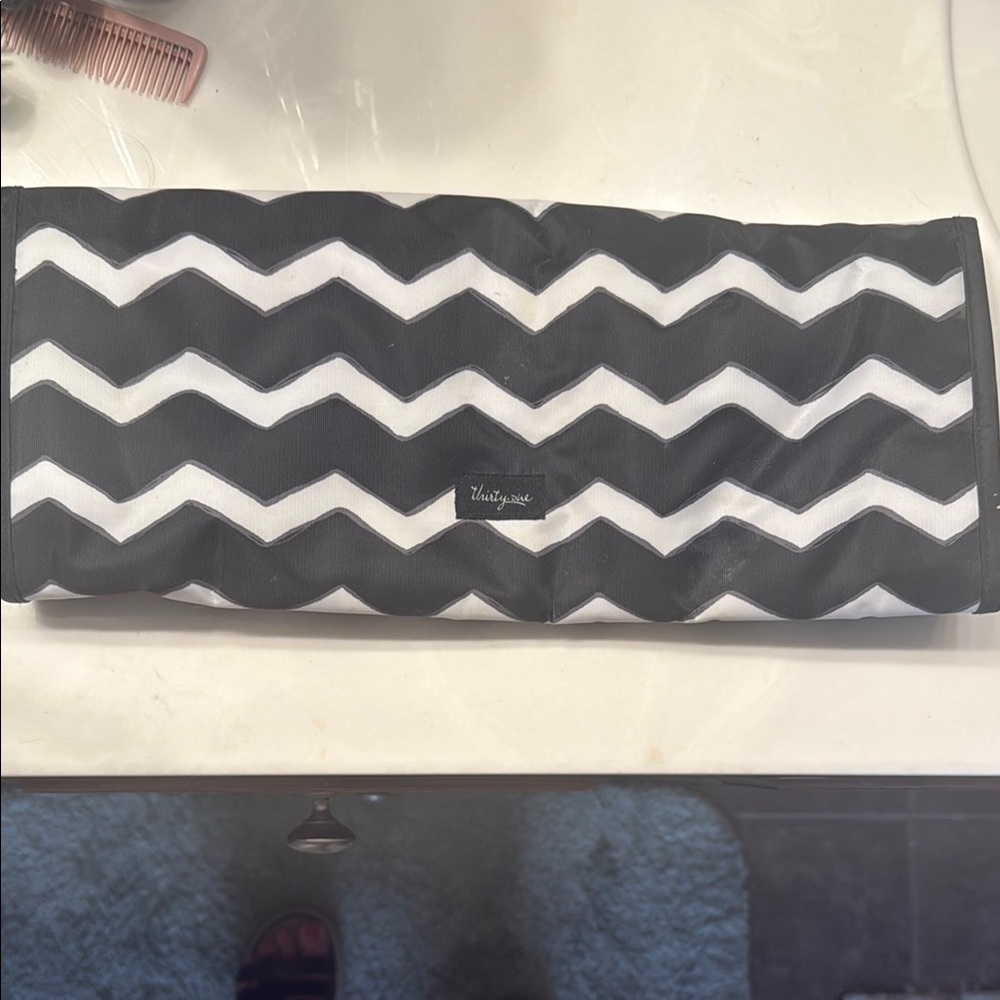 Thirty-One Chevron Black and White Hair Accessory